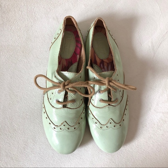 Born Shoes - Born mint green patent leather Oxford shoes